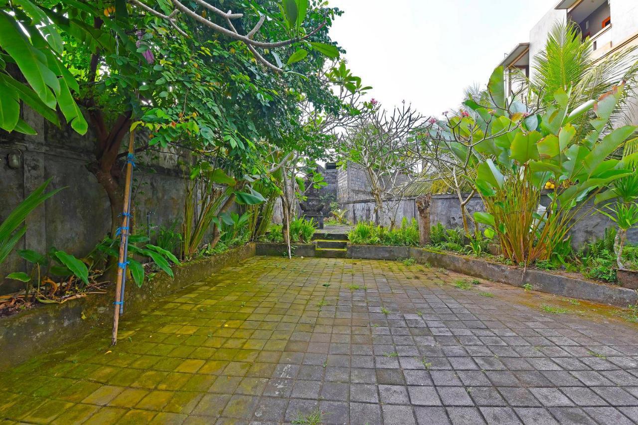 Oyo 90967 Soka Asri Guest House Darmasaba Luaran gambar