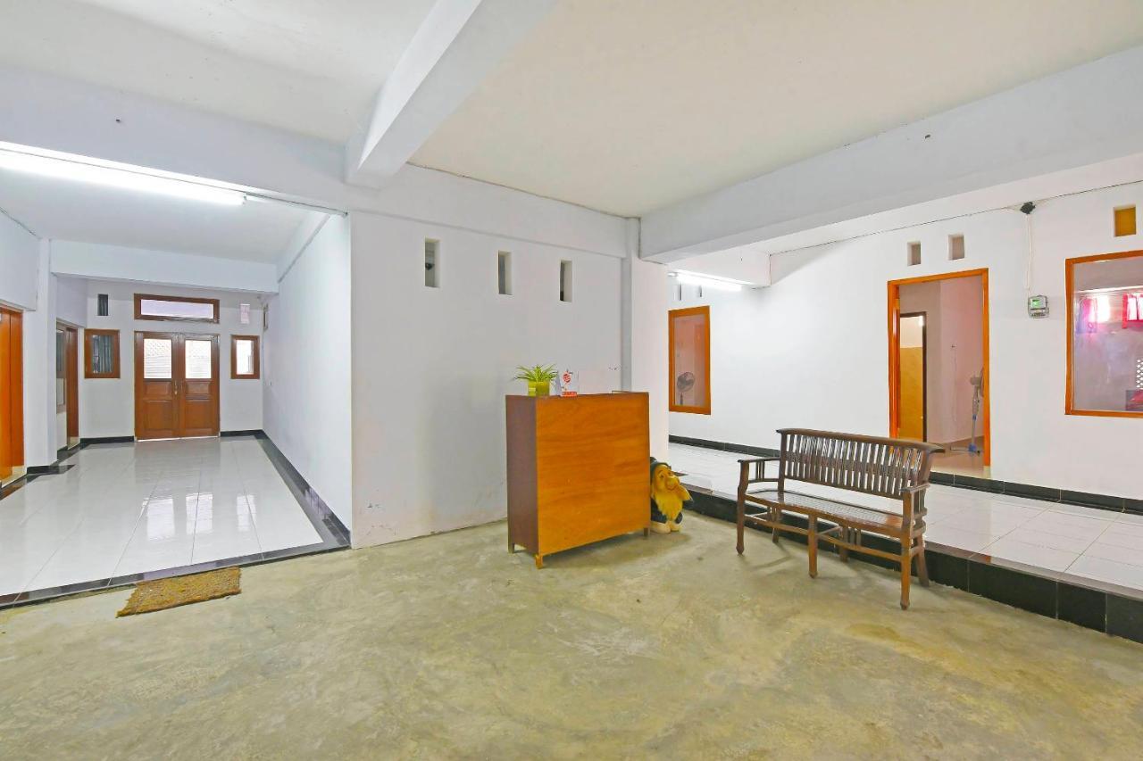 Oyo 90967 Soka Asri Guest House Darmasaba Luaran gambar